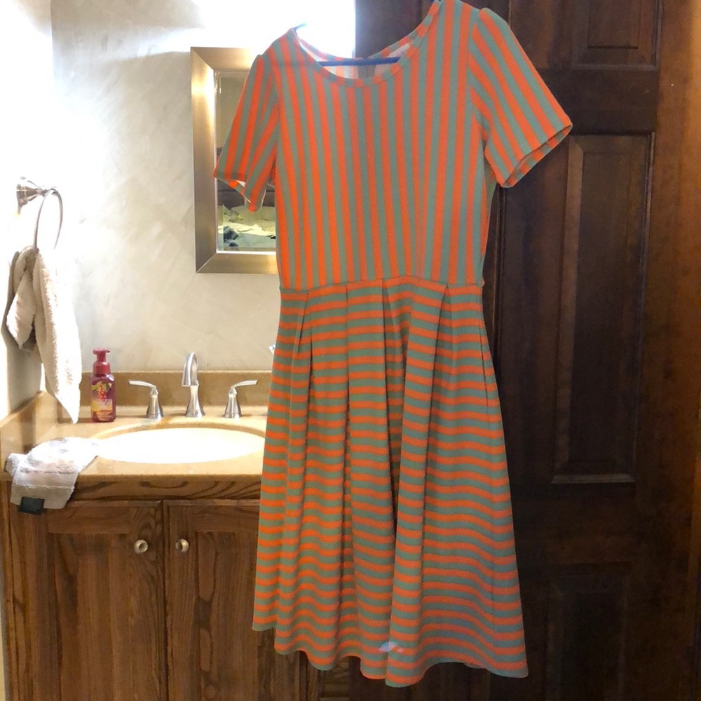 LuLaRoe Amelia